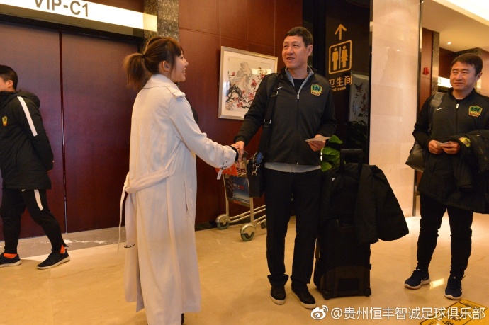 特战队的负责人说：现场确实只发现了三具尸体，而且以这场事故的惨烈程度来看，不可能有人生还，而且现场也没有发现任何有人生还的迹象。